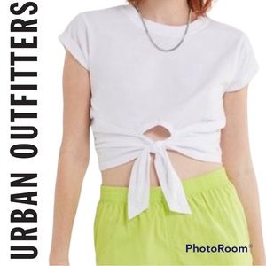 ✨Urban Outfitters White Tie Front Crop Top ✨